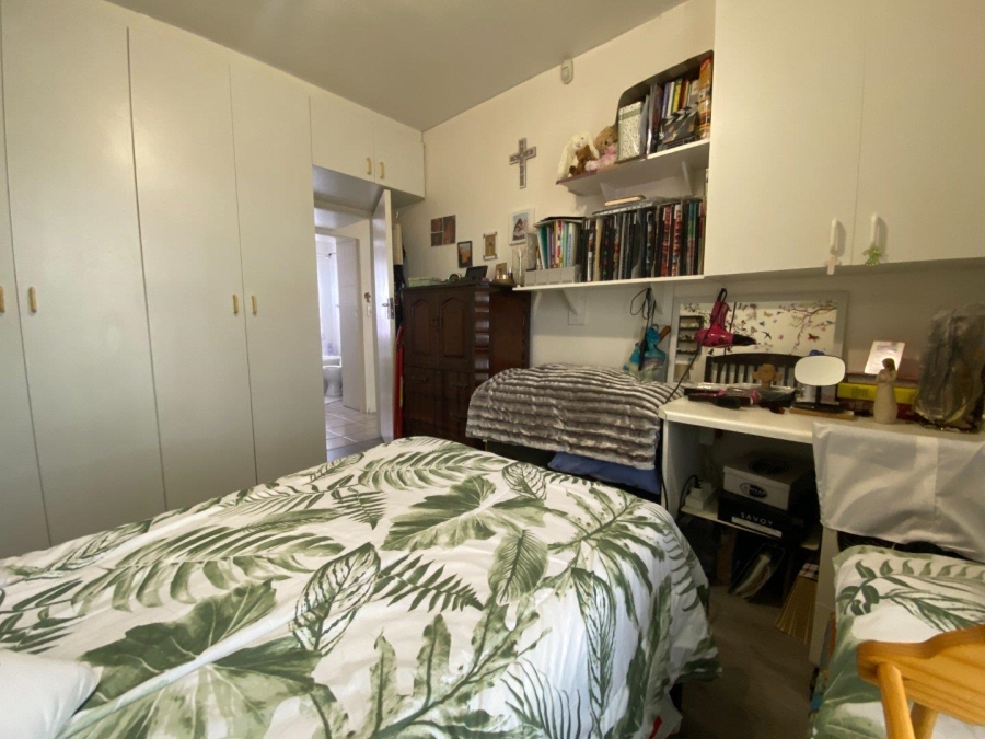 2 Bedroom Property for Sale in Oakglen Western Cape